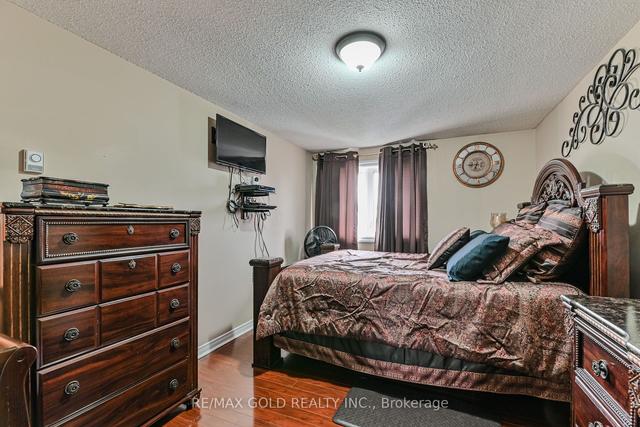 21 Hapsburg Sq, House detached with 3 bedrooms, 2 bathrooms and 4 parking in Brampton ON | Image 9