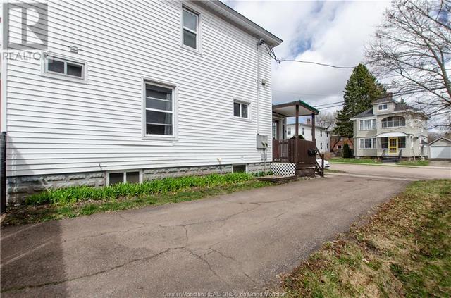 34 Enterprise St Unit#A & B, House other with 4 bedrooms, 2 bathrooms and null parking in Moncton NB | Image 3