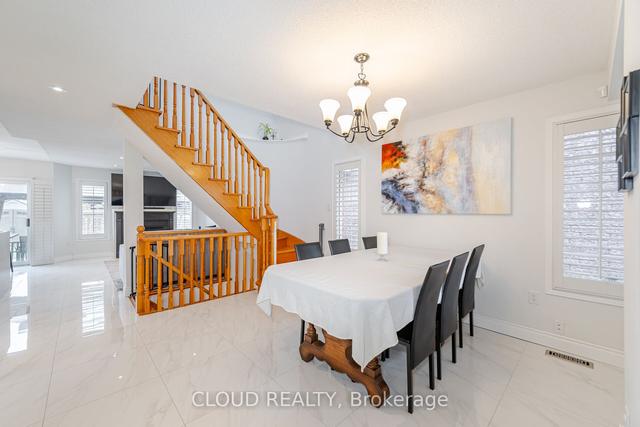 68 Sylwood Cres, House detached with 3 bedrooms, 4 bathrooms and 5 parking in Vaughan ON | Image 6