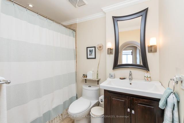39 Twenty Fourth St, House detached with 3 bedrooms, 1 bathrooms and 1 parking in Toronto ON | Image 2