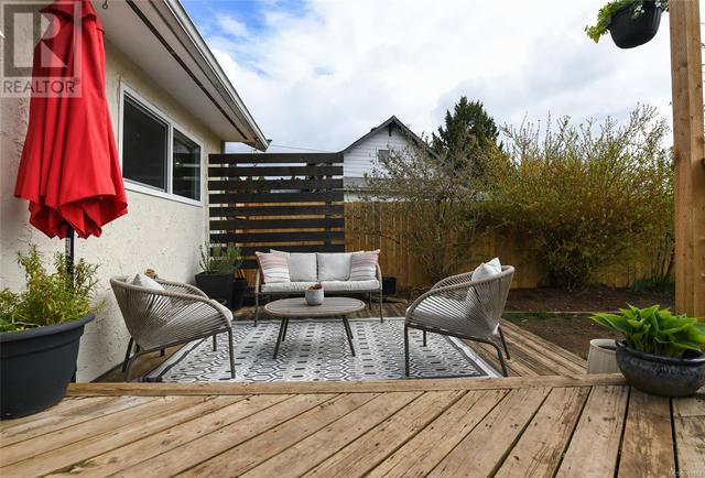 1380 Cumberland Rd, House detached with 3 bedrooms, 2 bathrooms and 2 parking in Courtenay BC | Image 32