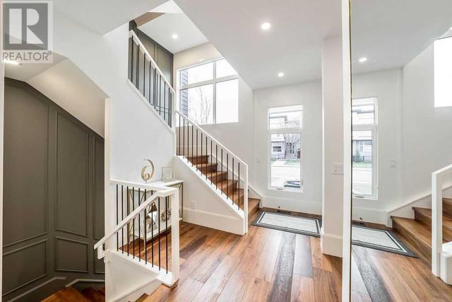 821 20a Avenue Ne, House semidetached with 4 bedrooms, 4 bathrooms and 2 parking in Calgary AB | Image 3