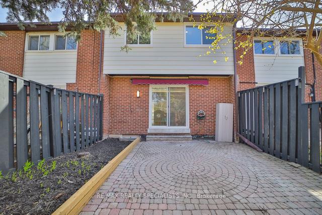 2094 Lakeshore Rd W, Townhouse with 4 bedrooms, 3 bathrooms and 1 parking in Oakville ON | Image 30