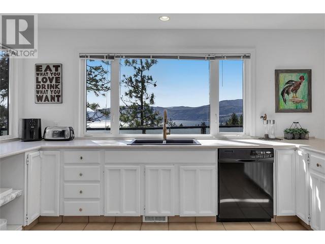 3943 Trepanier Heights Place, House detached with 5 bedrooms, 2 bathrooms and 8 parking in Peachland BC | Image 18