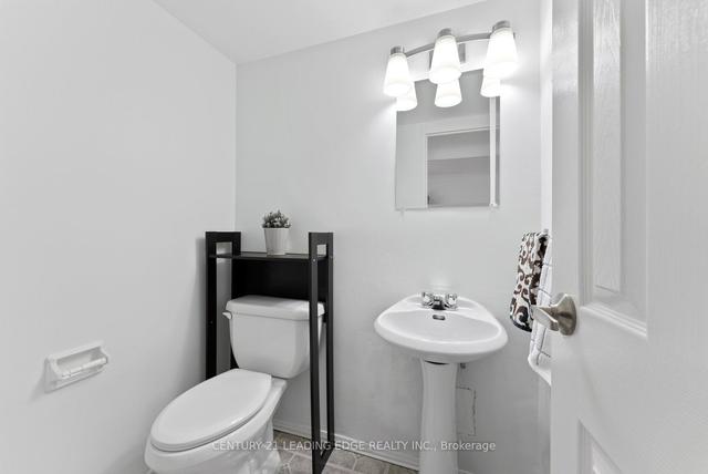224 - 2 Valhalla Inn Rd, Condo with 3 bedrooms, 3 bathrooms and 1 parking in Toronto ON | Image 11