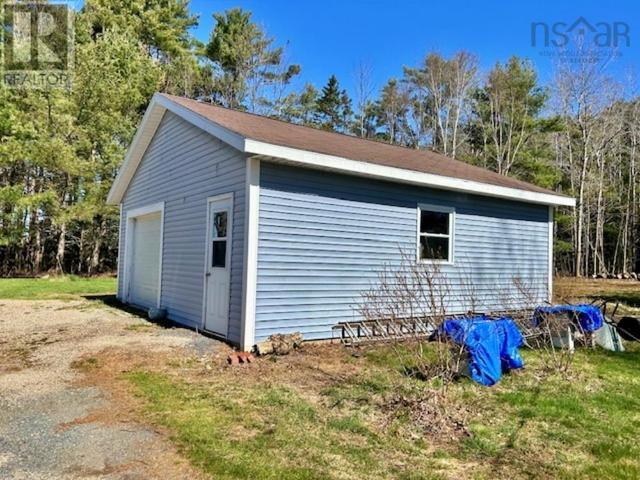 5752 Highway 332, House detached with 4 bedrooms, 1 bathrooms and null parking in Lunenburg MD NS | Image 6