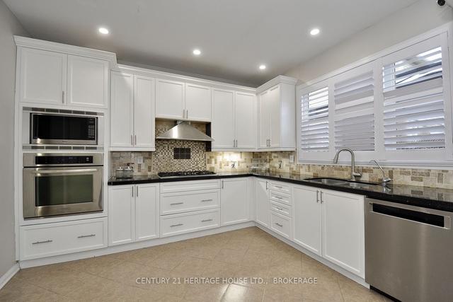 56 Henwood Dr, House detached with 4 bedrooms, 3 bathrooms and 6 parking in Cambridge ON | Image 4