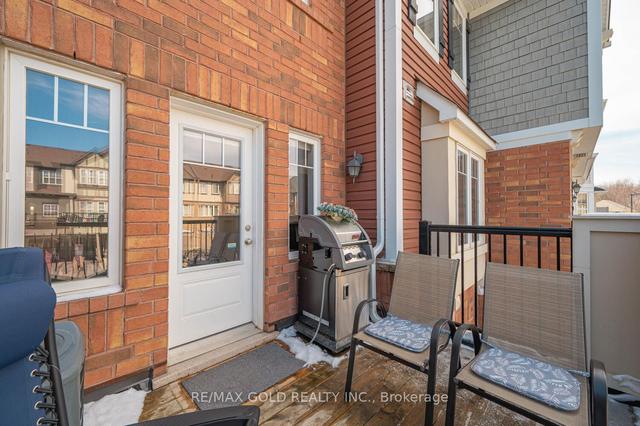 6 Arnprior Rd, House attached with 2 bedrooms, 2 bathrooms and 3 parking in Brampton ON | Image 7