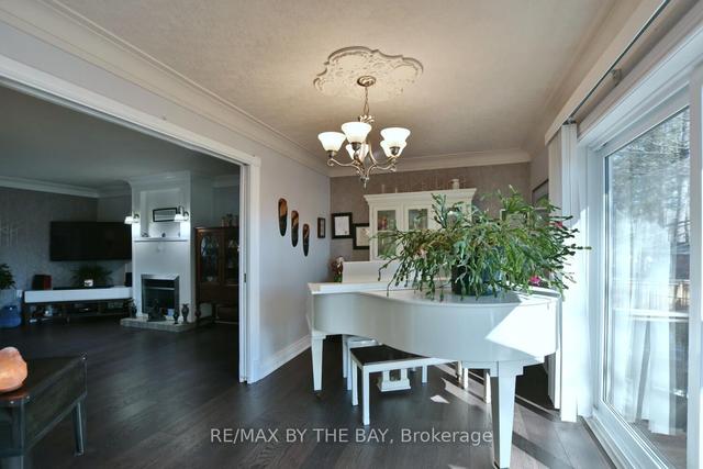 52 Downer Cres, House detached with 4 bedrooms, 4 bathrooms and 9 parking in Wasaga Beach ON | Image 14