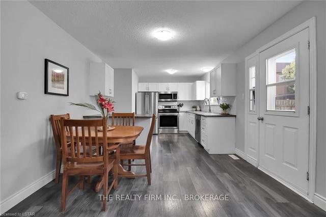 591 Gainsborough Rd, Townhouse with 3 bedrooms, 2 bathrooms and 1 parking in London ON | Image 4