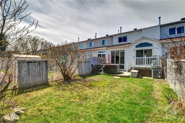 2049 Sunland Drive, Townhouse with 3 bedrooms, 3 bathrooms and 3 parking in Ottawa ON | Image 21