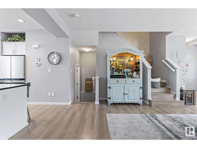 7704 24 Av Sw, House detached with 3 bedrooms, 2 bathrooms and 2 parking in Edmonton AB | Image 10