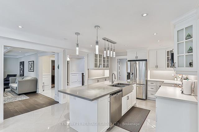 135 Strathearn Ave, House detached with 4 bedrooms, 6 bathrooms and 6 parking in Richmond Hill ON | Image 2