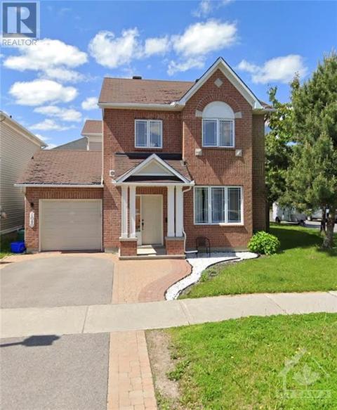 1040 Capreol Street, House detached with 4 bedrooms, 3 bathrooms and 3 parking in Ottawa ON | Card Image