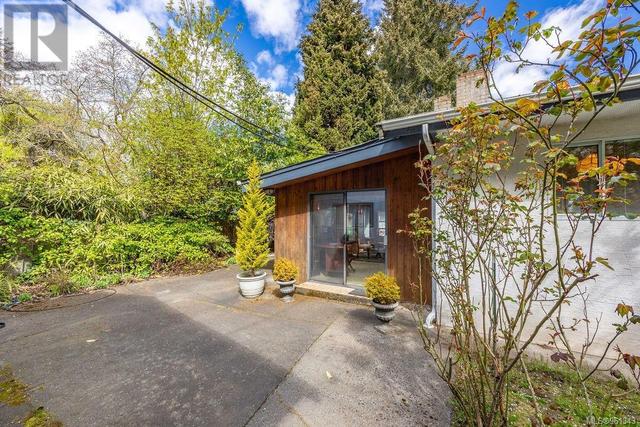 8028 Lantzville Rd, House detached with 4 bedrooms, 3 bathrooms and 4 parking in Lantzville BC | Image 54