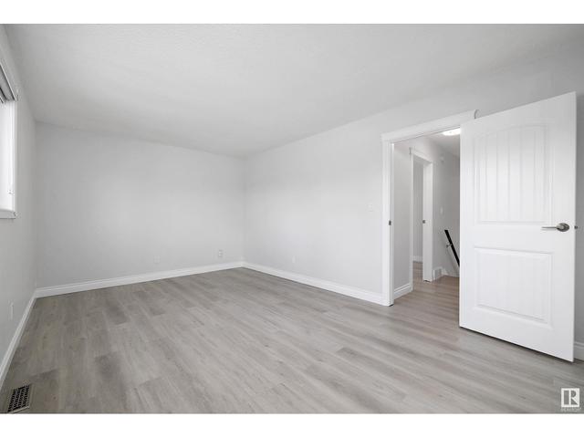 3023 37 St Nw, House detached with 3 bedrooms, 2 bathrooms and 3 parking in Edmonton AB | Image 11