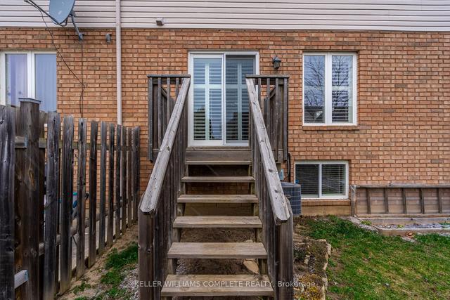 84 Hannon Cres, House attached with 3 bedrooms, 2 bathrooms and 3 parking in Hamilton ON | Image 27
