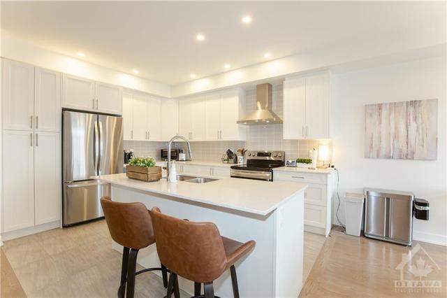 22 Mendoza Way, House detached with 4 bedrooms, 4 bathrooms and 6 parking in Ottawa ON | Image 6