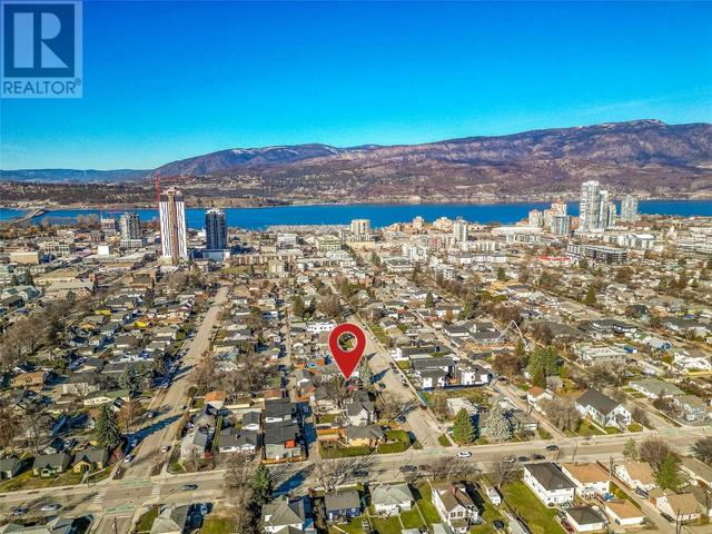 861 Martin Avenue, House detached with 5 bedrooms, 3 bathrooms and 4 parking in Kelowna BC | Image 8