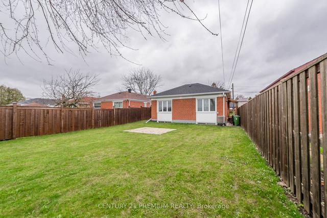 49 Merrian Rd, House detached with 3 bedrooms, 4 bathrooms and 3 parking in Toronto ON | Image 31