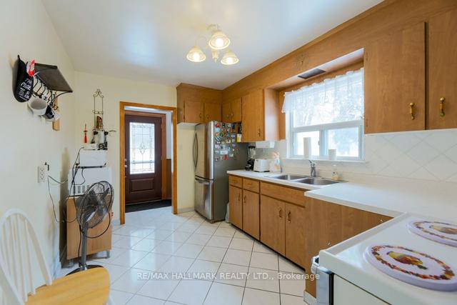 63 Midland Ave, House detached with 3 bedrooms, 2 bathrooms and 4 parking in Toronto ON | Image 16