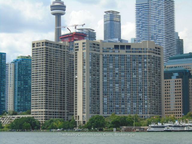 2037 - 33 Harbour Sq, Condo with 2 bedrooms, 2 bathrooms and 1 parking in Toronto ON | Image 1