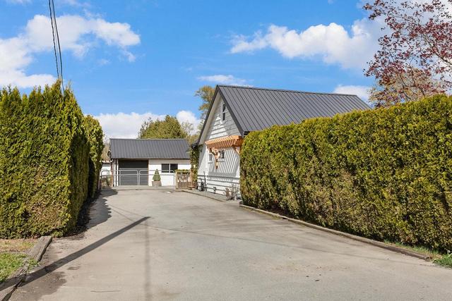42739 Yarrow Central Road, House detached with 3 bedrooms, 1 bathrooms and null parking in Chilliwack BC | Image 2