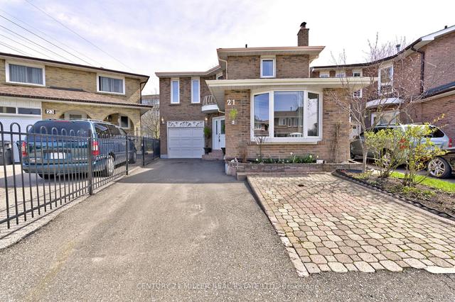 21 Brownridge Cres, House detached with 3 bedrooms, 3 bathrooms and 4 parking in Toronto ON | Image 1