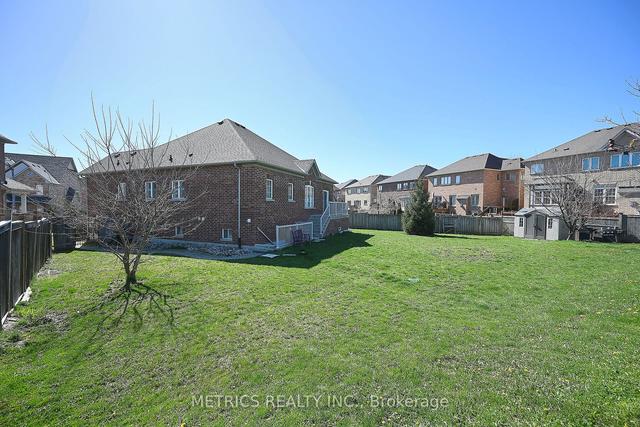 42 Carmel Cres, House detached with 3 bedrooms, 3 bathrooms and 6 parking in Brampton ON | Image 25