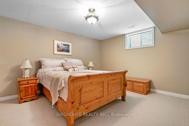 162 Riverside Dr, House detached with 2 bedrooms, 3 bathrooms and 8 parking in Kawartha Lakes ON | Image 24