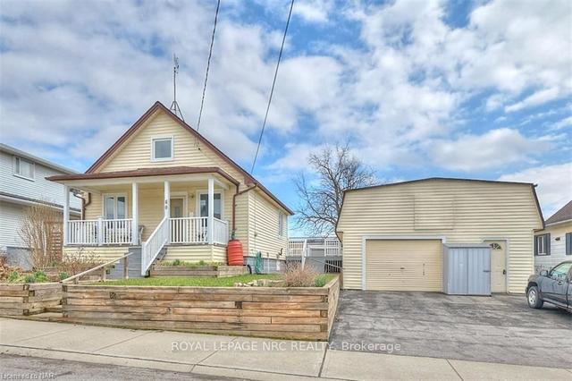 60 Patricia St, House detached with 3 bedrooms, 1 bathrooms and 8 parking in Thorold ON | Image 1