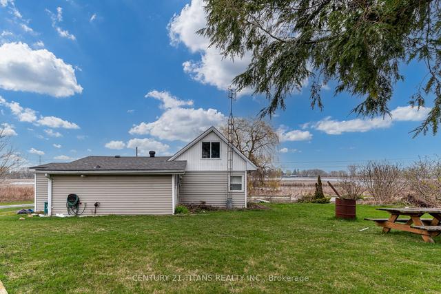 130 West Beach Rd, House detached with 2 bedrooms, 1 bathrooms and 4 parking in Clarington ON | Image 21
