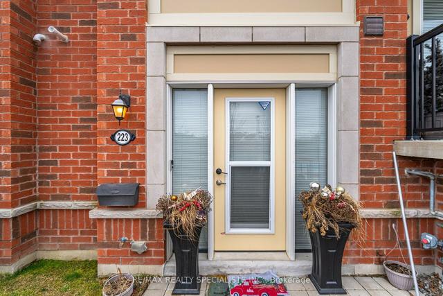 223 - 250 Sunny Meadow Blvd, Townhouse with 1 bedrooms, 1 bathrooms and 2 parking in Brampton ON | Image 1