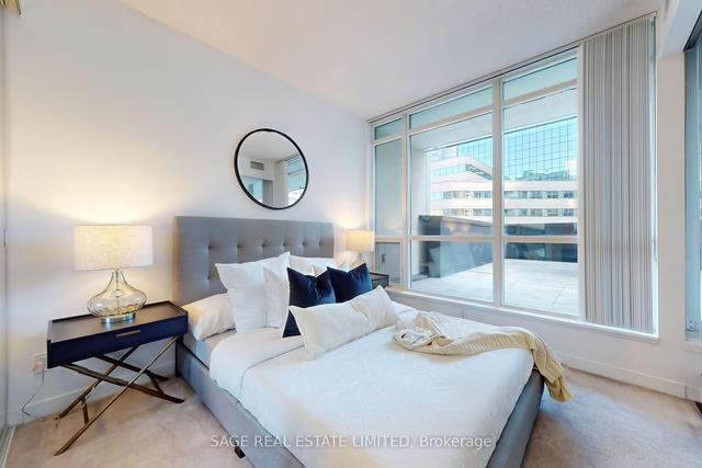 402 - 770 Bay St, Condo with 2 bedrooms, 2 bathrooms and 0 parking in Toronto ON | Image 6