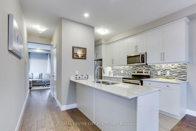 1 - 2070 Meadowgate Blvd, Townhouse with 3 bedrooms, 4 bathrooms and 2 parking in London ON | Image 11