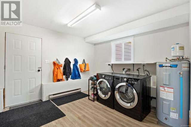 Laundry area | Image 20