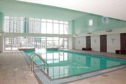1501 - 218 Queens Quay W, Condo with 2 bedrooms, 2 bathrooms and 1 parking in Toronto ON | Image 5