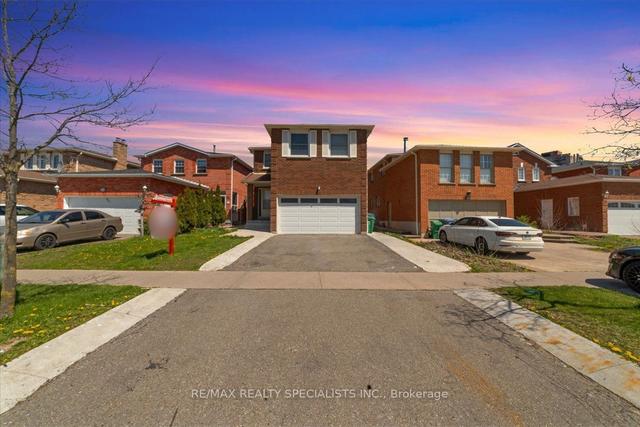 34 Windmill Blvd, House detached with 4 bedrooms, 4 bathrooms and 6 parking in Brampton ON | Image 1