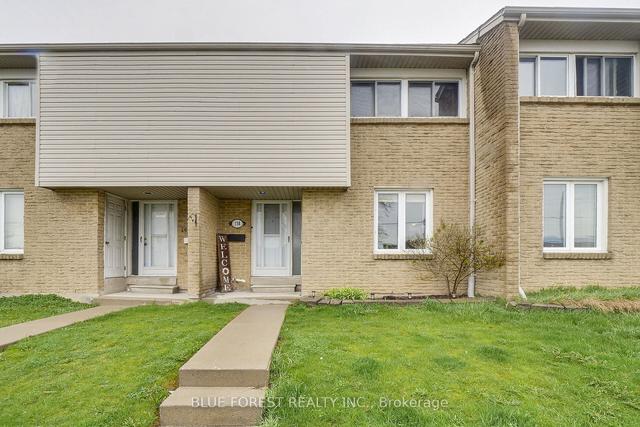 138 - 500 Osgoode Dr, Townhouse with 3 bedrooms, 2 bathrooms and 1 parking in London ON | Image 1