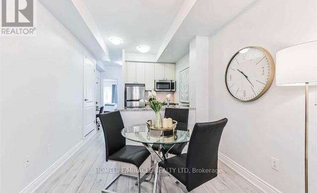218 - 17 Coneflower Cres, Townhouse with 2 bedrooms, 1 bathrooms and 1 parking in Toronto ON | Image 14