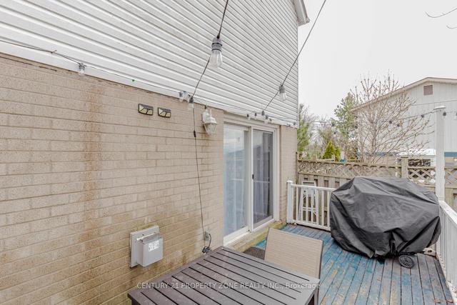 9 Glencairn Sq, House detached with 3 bedrooms, 2 bathrooms and 5 parking in Brampton ON | Image 35