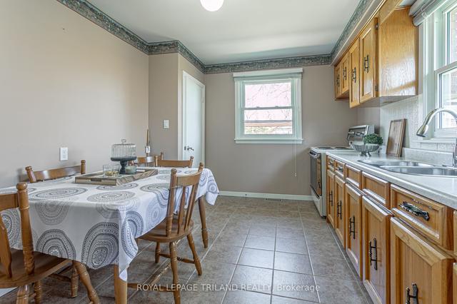 1748 Trafalgar St, House detached with 3 bedrooms, 2 bathrooms and 5 parking in London ON | Image 37