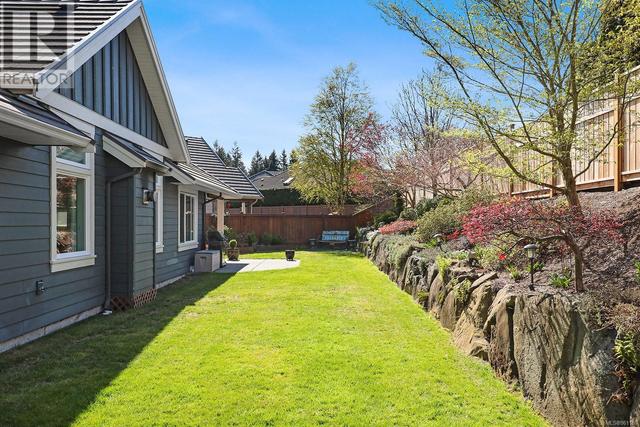 2289 Lancashire Pl, House detached with 4 bedrooms, 3 bathrooms and 6 parking in Courtenay BC | Image 35