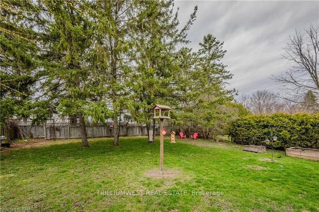 97 Applewood Cres, House detached with 3 bedrooms, 1 bathrooms and 5 parking in Guelph ON | Image 25