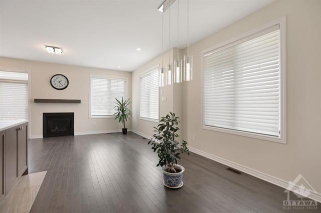500 Escapade Private, Townhouse with 4 bedrooms, 3 bathrooms and 4 parking in Ottawa ON | Image 6