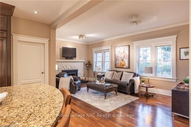 8 Hillcrest Ave, House detached with 5 bedrooms, 5 bathrooms and 7 parking in St. Catharines ON | Image 6