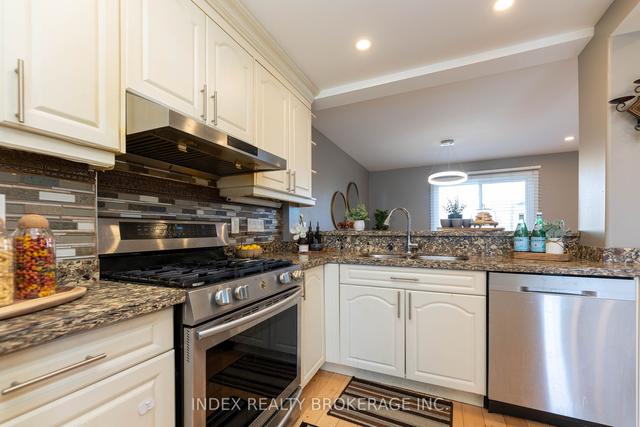 18 Hallcrown Crt S, House attached with 3 bedrooms, 2 bathrooms and 2 parking in Brampton ON | Image 40
