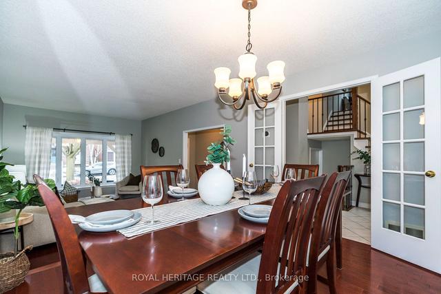 910 Mountcastle Cres, House detached with 3 bedrooms, 2 bathrooms and 6 parking in Pickering ON | Image 3