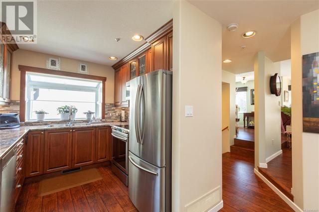 3389 Mariposa Dr, House attached with 3 bedrooms, 3 bathrooms and 2 parking in Nanaimo BC | Image 11