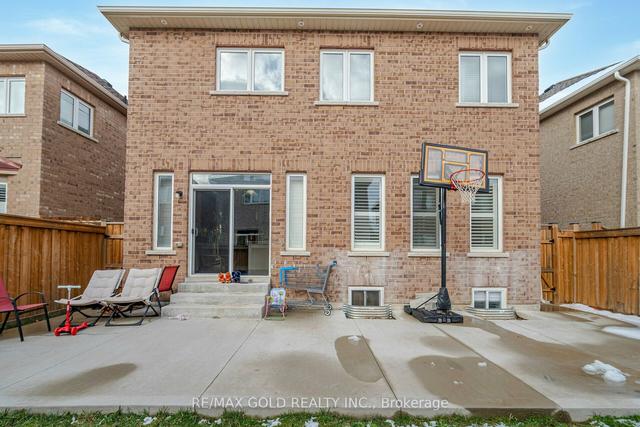 100 Veterans Dr, House detached with 4 bedrooms, 4 bathrooms and 5 parking in Brampton ON | Image 33